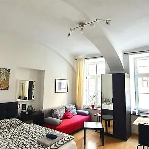  Apartamento Msq Diana - 10 Min From Center - Free Coffee And Tea - High Speed Internet