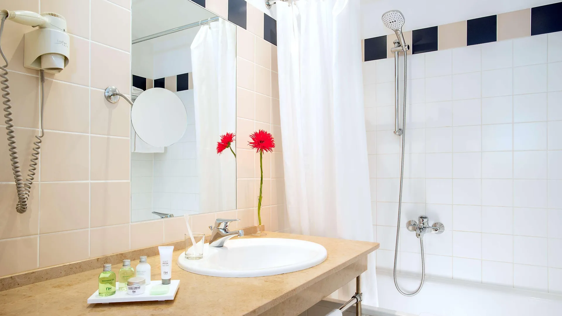 Nh 빈 벨베데레 호텔 비엔나 4*,  오스트리아